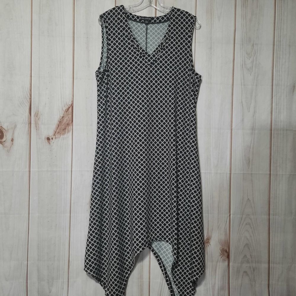Nina Leonard XL Black White Geometric‎ Grommet V-Neck Sharkbite Hem Tunic Dress